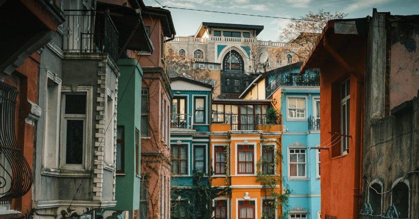 découvrez notre sélection de cartes d'istanbul, vous aidant à explorer cette ville fascinante. que ce soit pour une visite touristique ou une découverte locale, trouvez les meilleurs itinéraires et points d'intérêt à travers des cartes détaillées et pratiques.