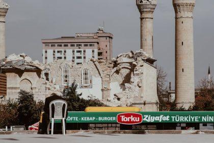 découvrez l'authentique goût du kebab turc, un délice savoureux préparé avec des ingrédients frais et des épices traditionnelles. savourez chaque bouchée de cette spécialité emblématique, parfaite pour un repas convivial ou un en-cas sur le pouce.