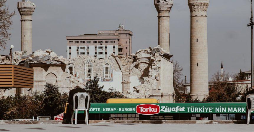 découvrez l'authentique goût du kebab turc, un délice savoureux préparé avec des ingrédients frais et des épices traditionnelles. savourez chaque bouchée de cette spécialité emblématique, parfaite pour un repas convivial ou un en-cas sur le pouce.