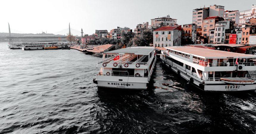 découvrez les meilleures options de ferries pour vos voyages en mer. réservez facilement vos billets et profitez de traversées confortables vers des destinations pittoresques. que ce soit pour des vacances en famille ou une escapade romantique, nos ferries vous offrent une expérience inoubliable.