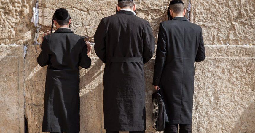 découvrez les sites juifs incontournables à travers le monde, offrant un aperçu riche de l'histoire, de la culture et des traditions juives. partez à la découverte de synagogues anciennes, de musées fascinants et de lieux de mémoire significatifs.