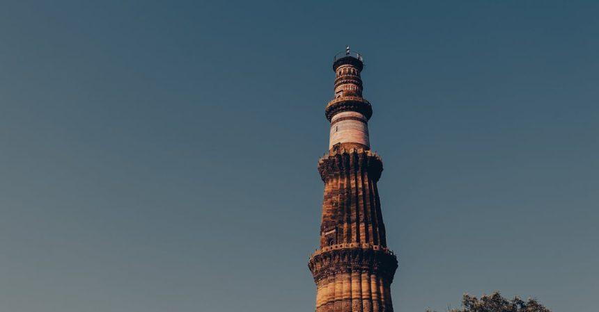 découvrez l'ince minare medrese, un chef-d'œuvre de l'architecture seldjoukide situé à konya, en turquie. cette médersa, célèbre pour son minaret en pierre délicatement sculpté et ses mosaïques colorées, offre un aperçu fascinant de l'héritage culturel et religieux de la région. ne manquez pas l'occasion d'explorer ce site emblématique qui allie histoire, art et spiritualité.