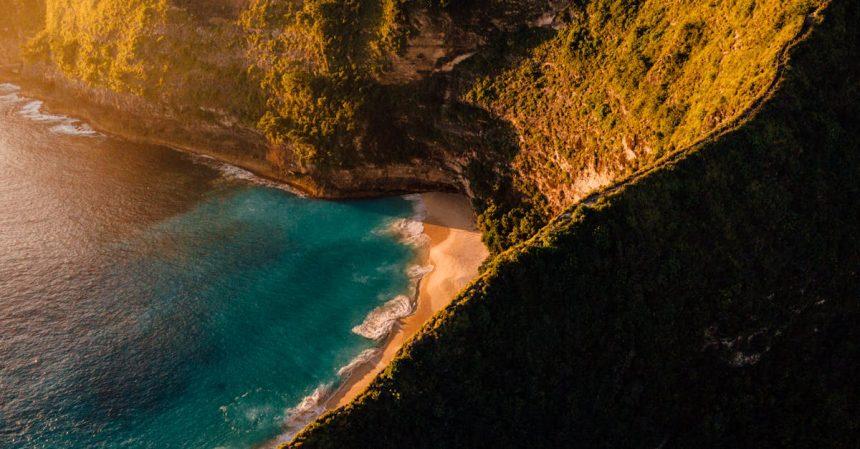 découvrez 'hidden paradise', un refuge secret où la nature sauvage se marie à la sérénité. plongez dans un monde de paysages enchanteurs, de plages isolées et d'une faune exceptionnelle. un voyage inoubliable vous attend!