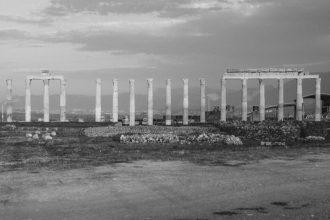 découvrez pamukkale, une merveille naturelle en turquie célèbre pour ses terrasses de travertin et ses eaux thermales cristallines. explorez ce site classé au patrimoine mondial de l'unesco, où le paysage unique et les vestiges historiques créent une expérience inoubliable.