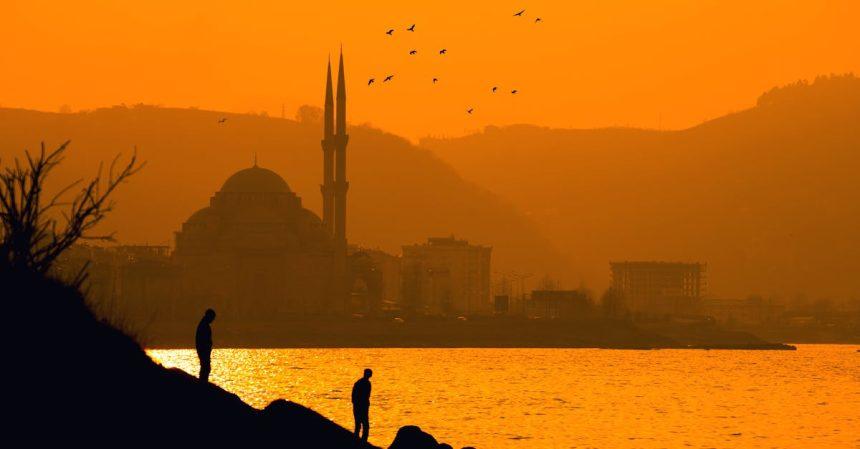 découvrez la richesse de la turquie à travers ses paysages époustouflants, sa culture vibrante et sa délicieuse cuisine. préparez votre voyage en explorant des sites historiques, des plages idylliques et des traditions authentiques. embarquez pour une aventure inoubliable en turquie!