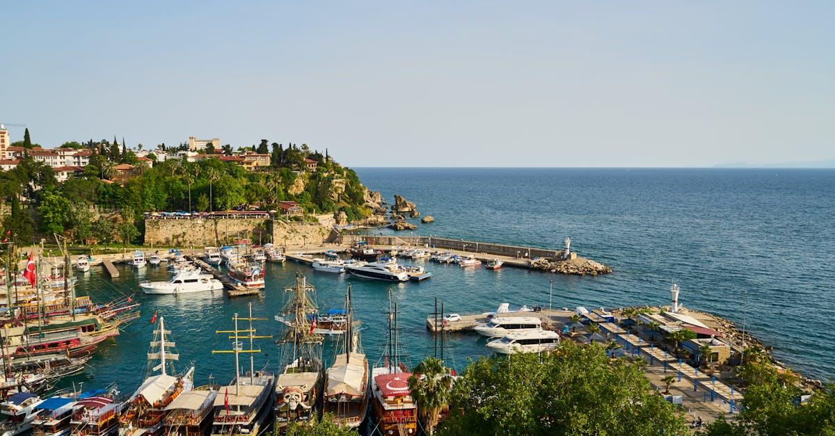 découvrez antalya, une perle de la riviera turque, où plages de sable doré, paysages époustouflants et riche histoire se rencontrent. profitez d'activités variées, de la gastronomie locale et d'une culture vibrant au rythme de la méditerranée.