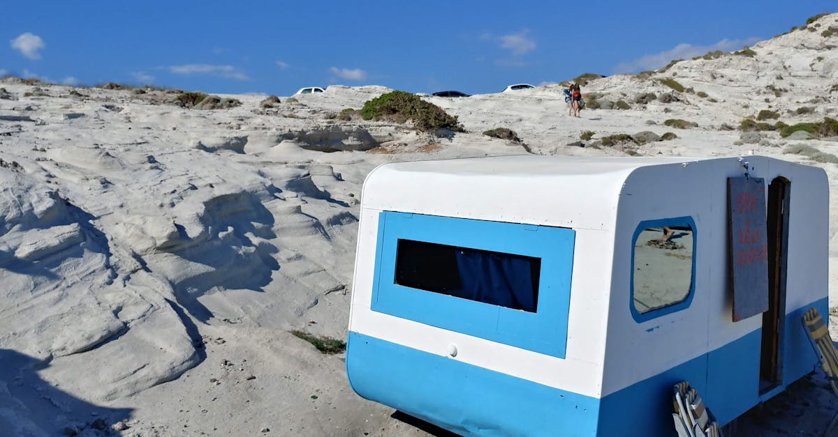 découvrez çeşme, une charmante station balnéaire de la côte égéenne en turquie, réputée pour ses plages magnifiques, ses eaux cristallines et ses sources thermales. explorez ses ruelles pittoresques, savourez une délicieuse cuisine locale et plongez dans l'histoire à travers ses monuments. un véritable paradis pour les amateurs de soleil et de détente.