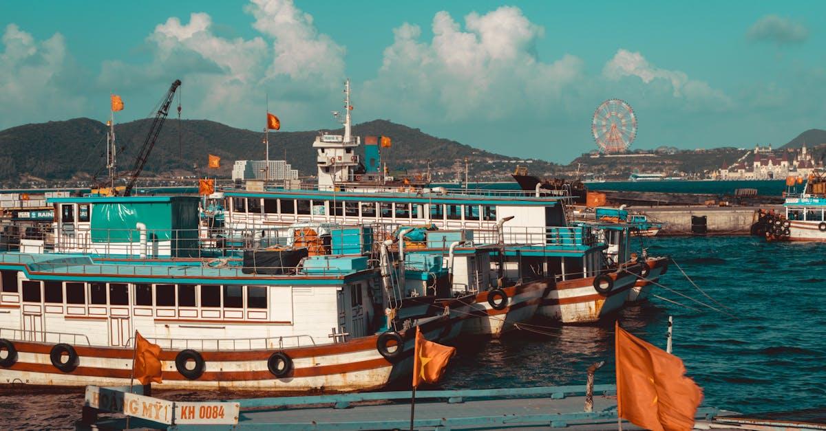 découvrez le monde des ferries : un moyen pratique et agréable de voyager sur les eaux, reliant les côtes et les îles. explorez nos destinations, services et horaires pour planifier votre prochaine aventure maritime.