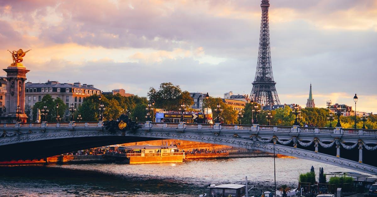 découvrez le monde des ferries : vos meilleures options de transport maritime pour voyager entre les îles et les côtes. profitez de traversées confortables et panoramiques tout en transportant votre véhicule ou en traversant en tant que piéton.