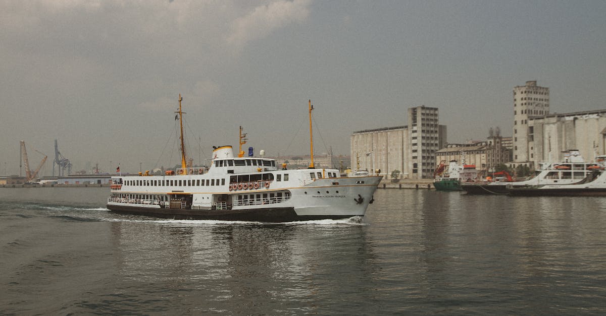 découvrez nos services de ferry pour traverser facilement les mers et les rivières. profitez de trajets confortables, de paysages à couper le souffle et d'une expérience de voyage inoubliable. réservez dès maintenant pour des aventures maritimes inégalées.