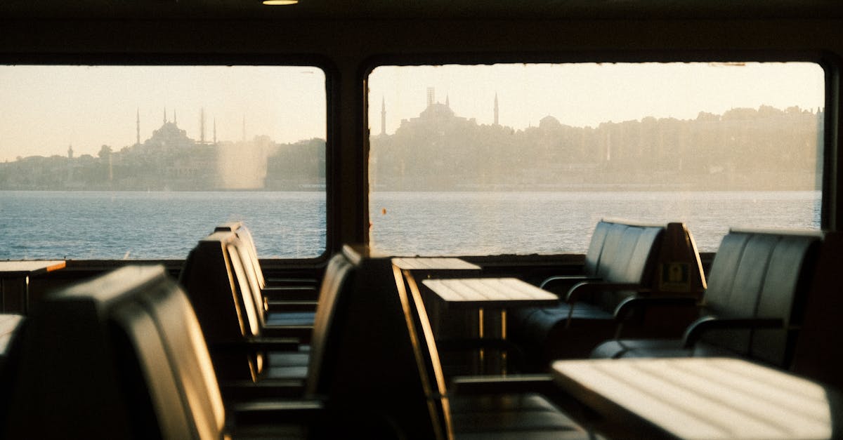 découvrez l'histoire fascinante du golden horn, une magnifique baie d'istanbul entourée de paysages pittoresques et de sites historiques. explorez ses rives animées, ses marchés locaux et ses plages ensoleillées pour une expérience inoubliable.