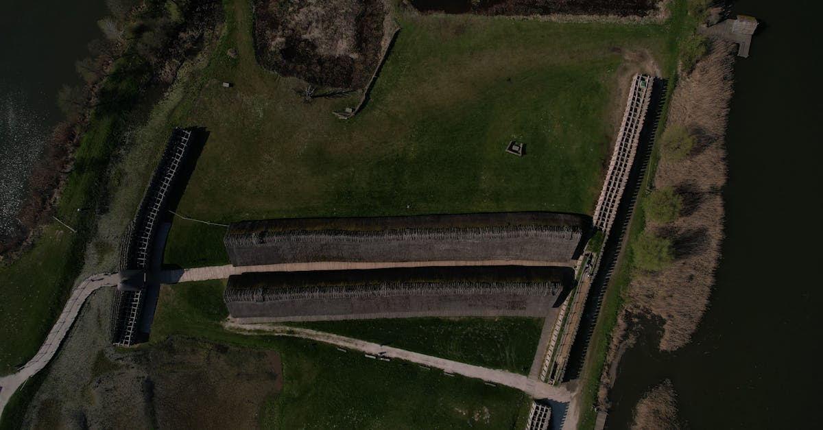 découvrez nos visites guidées passionnantes qui vous plongent au cœur de l'histoire et de la culture. explorez des sites emblématiques avec des experts locaux, et vivez des expériences inoubliables qui enrichiront votre voyage. réservez dès maintenant pour une aventure immersive !