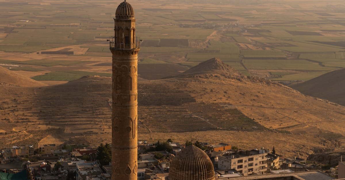 découvrez la maison de la vierge marie, un lieu de pèlerinage emblématique situé en turquie, où l'histoire et la spiritualité se rencontrent. explorez ce sanctuaire chargé de signification, entouré d'une nature préservée et plongez dans l'héritage de la foi chrétienne.