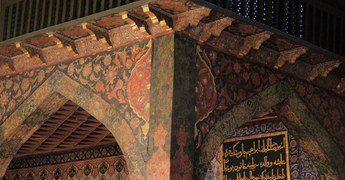 découvrez l'influence de l'islam en turquie, un pays où tradition et modernité se rencontrent. explorez les pratiques religieuses, l'architecture des mosquées emblématiques, et le rôle de la religion dans la vie quotidienne des turcs.