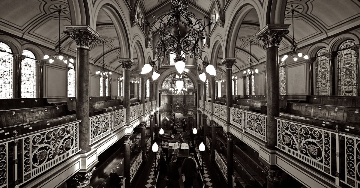 découvrez les sites juifs emblématiques à travers le monde, des synagogues historiques aux musées mémoriels, en passant par des lieux de culture et de tradition. explorez la richesse du patrimoine juif et de ses contributions à la société.