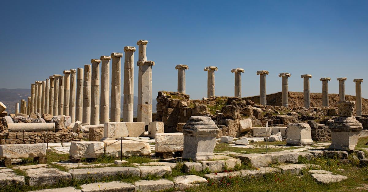 découvrez laodicée, une ville antique pleine d'histoire et de mystères. explorez ses ruines fascinantes, son patrimoine culturel riche et son influence sur le monde méditerranéen. plongez dans l'héritage de cette cité emblématique de l'antiquité.