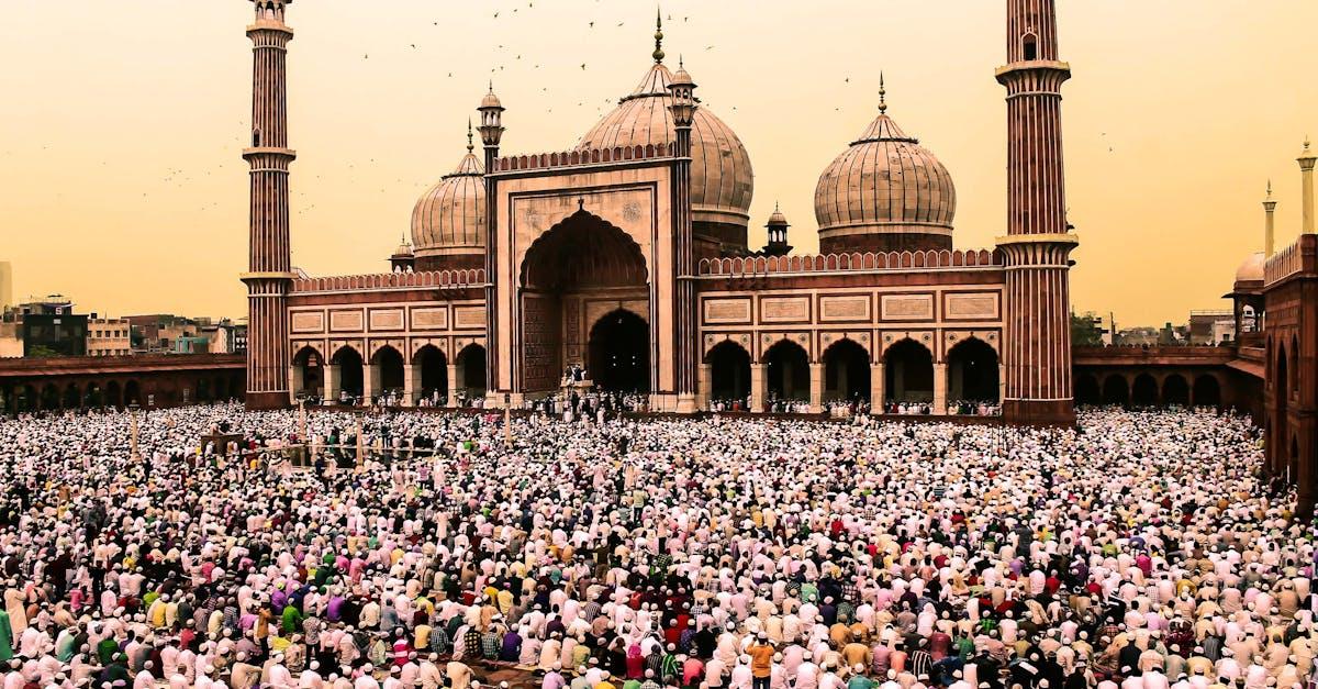 découvrez le mois sacré du ramadan, un période de jeûne, de spiritualité et de partage. apprenez sur ses significations, ses traditions, et comment il unit les communautés à travers le monde.