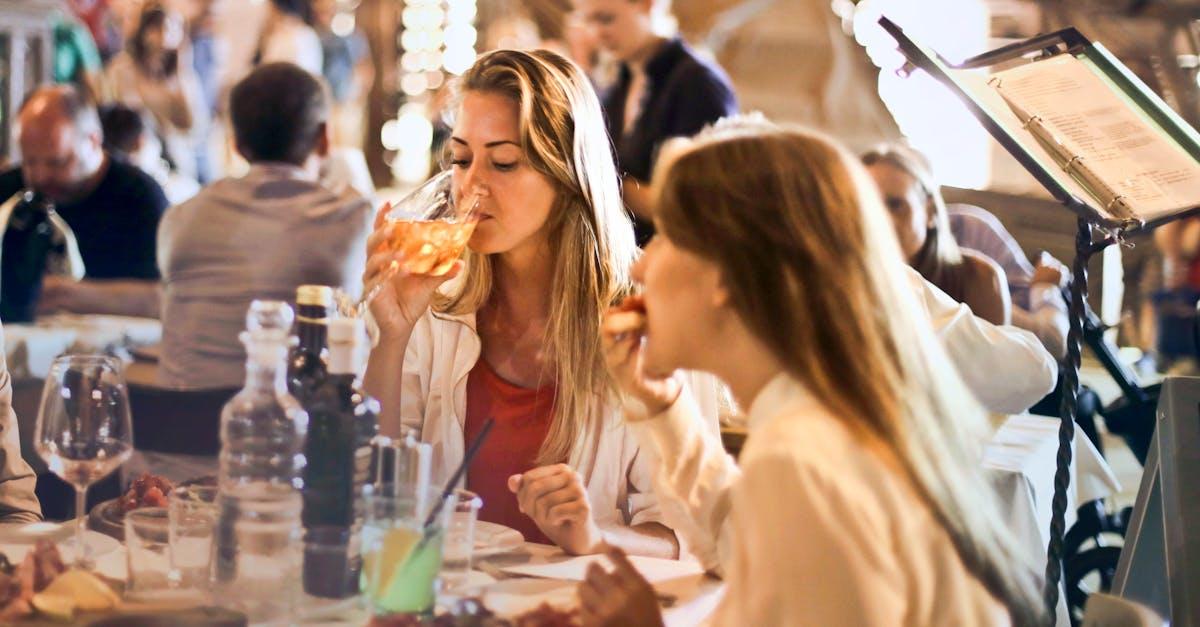 découvrez une sélection des meilleurs restaurants, offrant une variété de cuisines pour satisfaire toutes vos envies. que ce soit pour un dîner romantique, un repas en famille ou une sortie entre amis, trouvez l’endroit parfait pour déguster de délicieux plats.