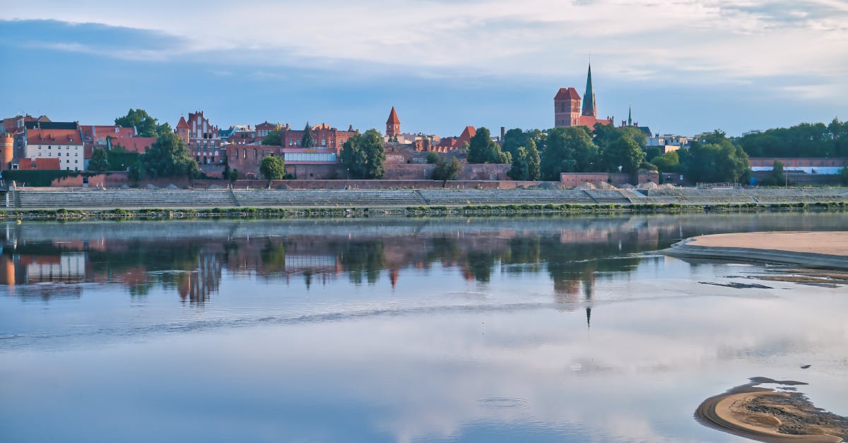 découvrez torun sokak, une rue emblématique où l'histoire se mêle à la modernité. flânez parmi ses boutiques uniques, savourez des mets locaux dans les charmants cafés et admirez l'architecture fascinante qui raconte l'héritage culturel de la région.