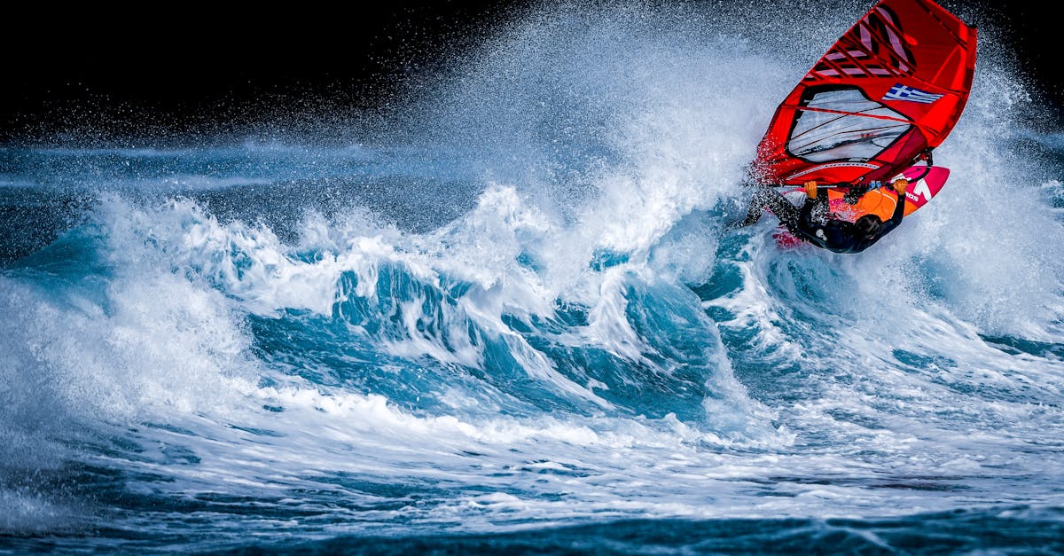 découvrez le plaisir du windsurfing, un sport nautique dynamique et excitant qui allie glisse et souffle du vent. parfait pour les amateurs d'aventure, le windsurfing offre des sensations uniques sur l'eau tout en vous permettant de profiter de magnifiques paysages marins. que vous soyez débutant ou expérimenté, venez explorer les meilleures destinations pour pratiquer ce sport passionnant.