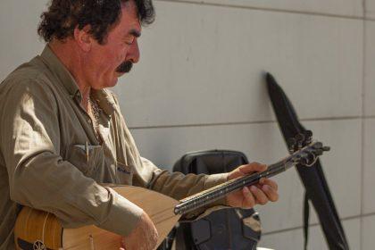 découvrez la richesse de la musique turque, un mélange captivant de traditions anciennes et de modernité. plongez dans ses sons envoûtants, ses instruments uniques et ses rythmes entraînants qui reflètent la culture et l'histoire de la turquie.