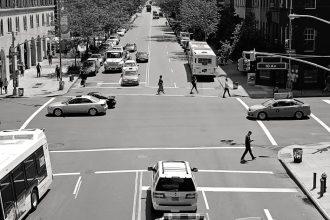 découvrez l'univers fascinant des bus : types, fonctionnements et évolutions. que ce soit pour les transports urbains ou interurbains, explorez les avantages, l'impact environnemental et les innovations technologiques. embarquez pour un voyage informatif au cœur des solutions de mobilité !