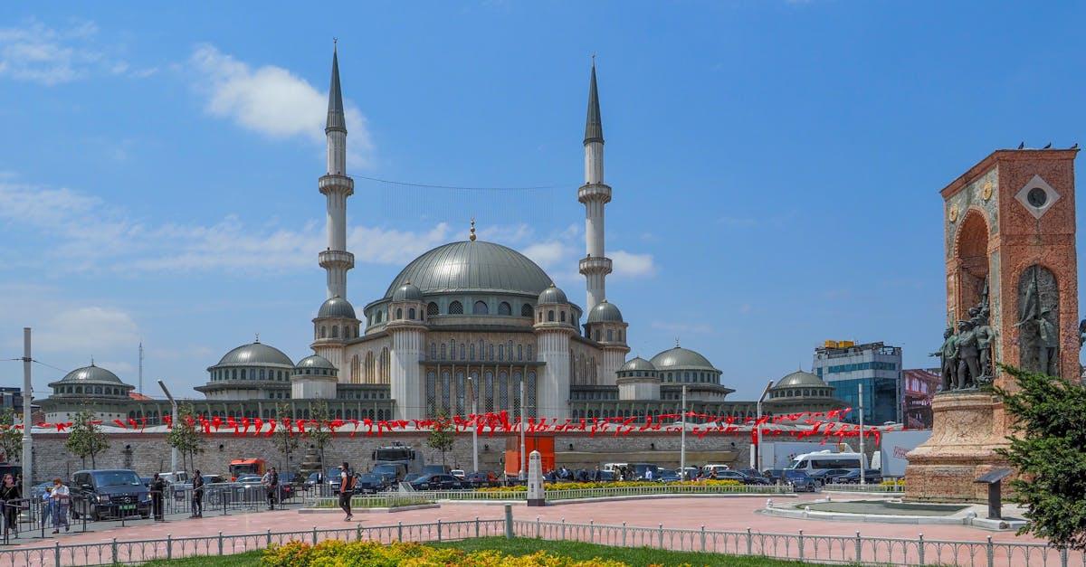 découvrez notre sélection des meilleurs hôtels 4 étoiles près de la place taksim. profitez d'un confort moderne et d'un emplacement privilégié pour explorer istanbul.