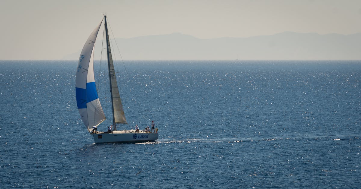 découvrez l'expérience inoubliable d'une croisière en méditerranée à bord d'un yacht luxueux. laissez-vous emporter par les paysages idylliques, les eaux cristallines et un service attentif pour des vacances de rêve.