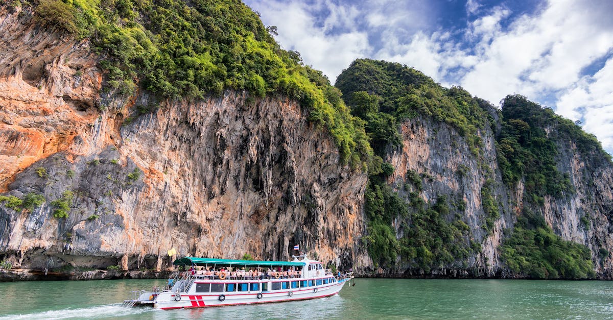 découvrez des excursions inoubliables en bateau pour explorer des paysages à couper le souffle. profitez de moments magiques sur l'eau, que ce soit pour une promenade tranquille, une aventure en pleine mer ou une excursion thématique. réservez dès maintenant votre tour en bateau et laissez-vous emporter par l'aventure!