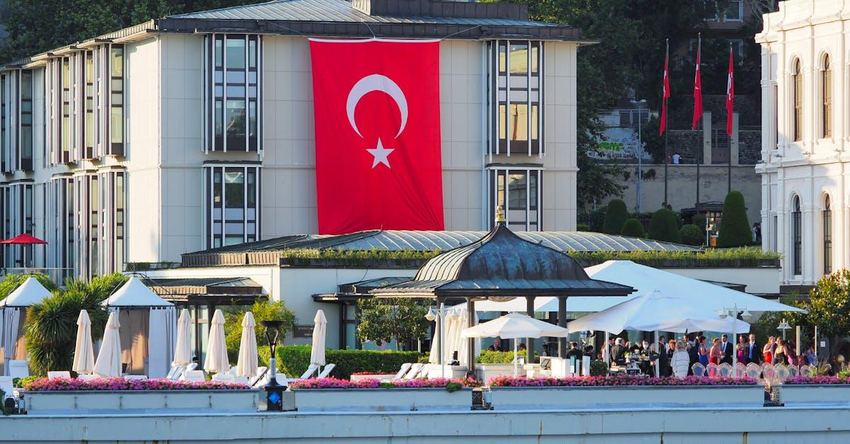 découvrez les meilleurs hôtels du bosphore, offrant des vues imprenables, un service exceptionnel et un accès facile aux attractions emblématiques d'istanbul. profitez d'un séjour inoubliable au cœur de cette magnifique ville où l'orient rencontre l'occident.