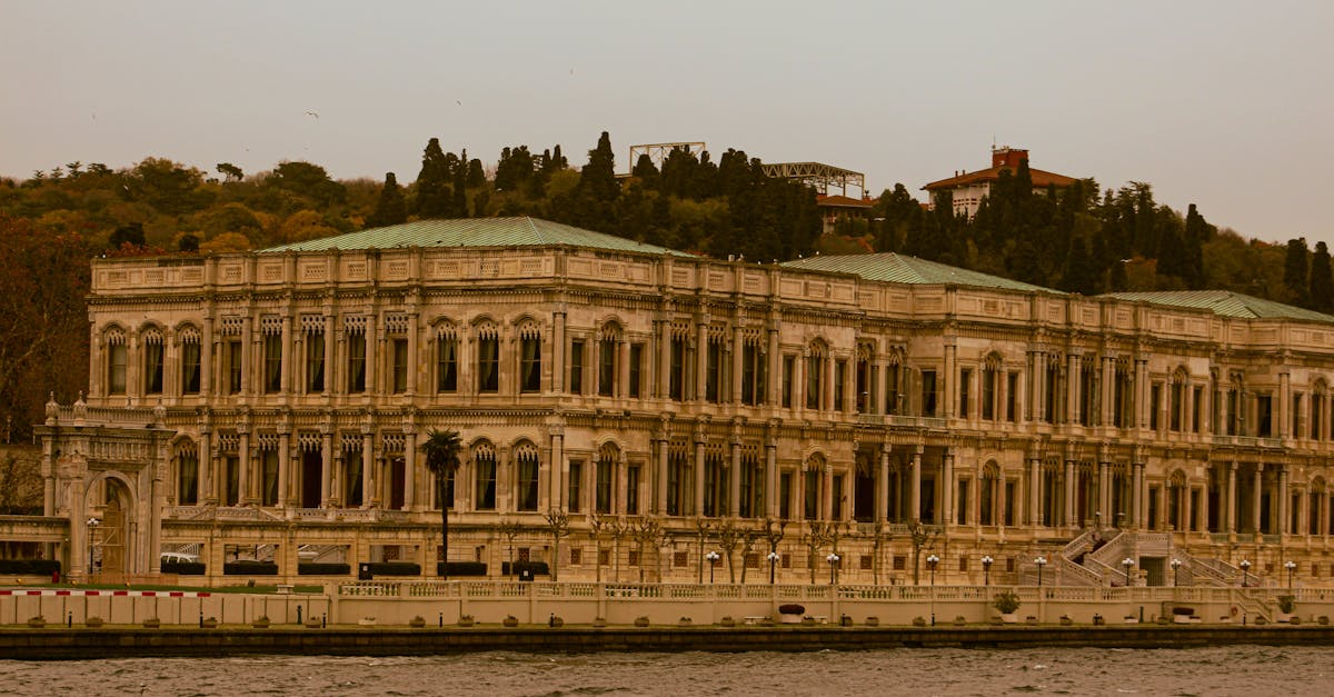 découvrez les meilleurs hôtels du bosphore, offrant une vue imprenable sur les rives historiques d'istanbul. profitez de l'hospitalité turque, de confort moderne et d'une atmosphère inoubliable. réservez votre séjour pour une expérience unique au cœur de la ville.