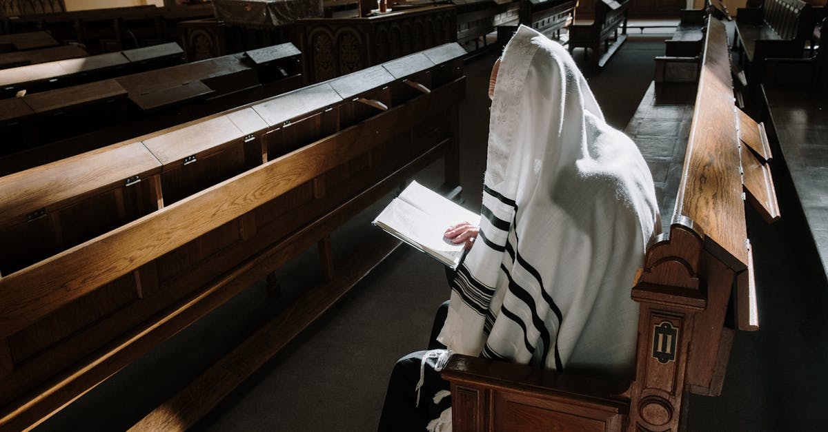 découvrez la synagogue de galata, un joyau architectural situé à istanbul, qui témoigne de l'histoire riche de la communauté juive. explorez son design unique et imprégnez-vous de l'atmosphère spirituelle de ce lieu emblématique.