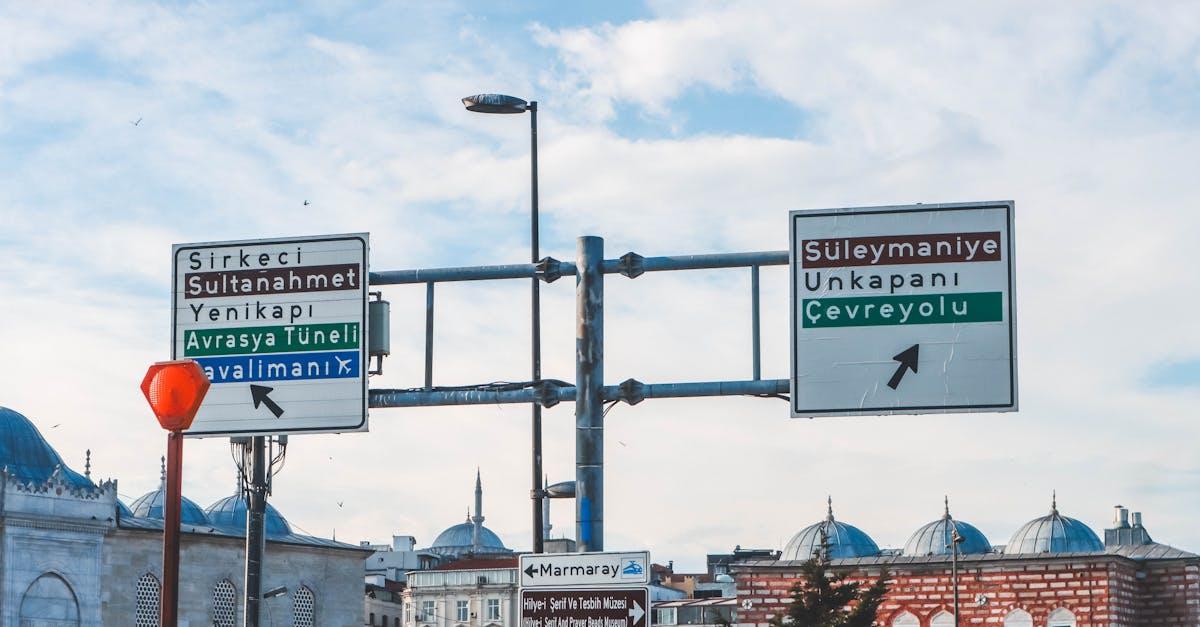 découvrez le marmaray, le célèbre tunnel sous-marin d'istanbul qui relie l'europe et l'asie. explorez son histoire fascinante, son architecture moderne et l'impact qu'il a sur la mobilité urbaine. un voyage incontournable pour tous les visiteurs de cette ville unique.