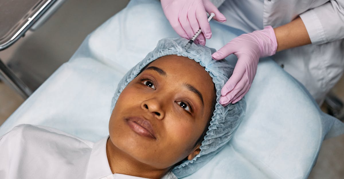 découvrez la chirurgie plastique, une spécialité médicale qui allie esthétique et reconstructive pour améliorer l'apparence et la confiance en soi. apprenez-en davantage sur les procédures, les techniques et les résultats, tout en tenant compte des aspects éthiques et des conseils importants avant de prendre une décision.