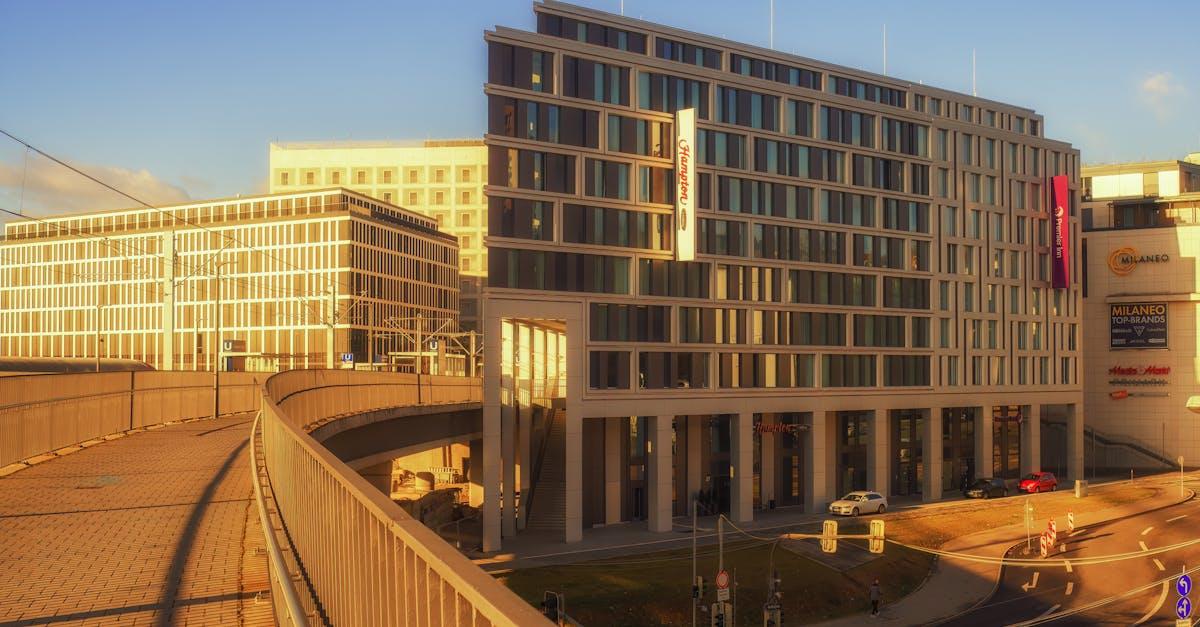 découvrez les chambres élégantes et confortables de l'hôtel galata, un havre de paix au cœur de la ville. profitez d'une expérience unique avec des équipements modernes, une vue imprenable et un service attentionné. réservez dès maintenant pour un séjour inoubliable.