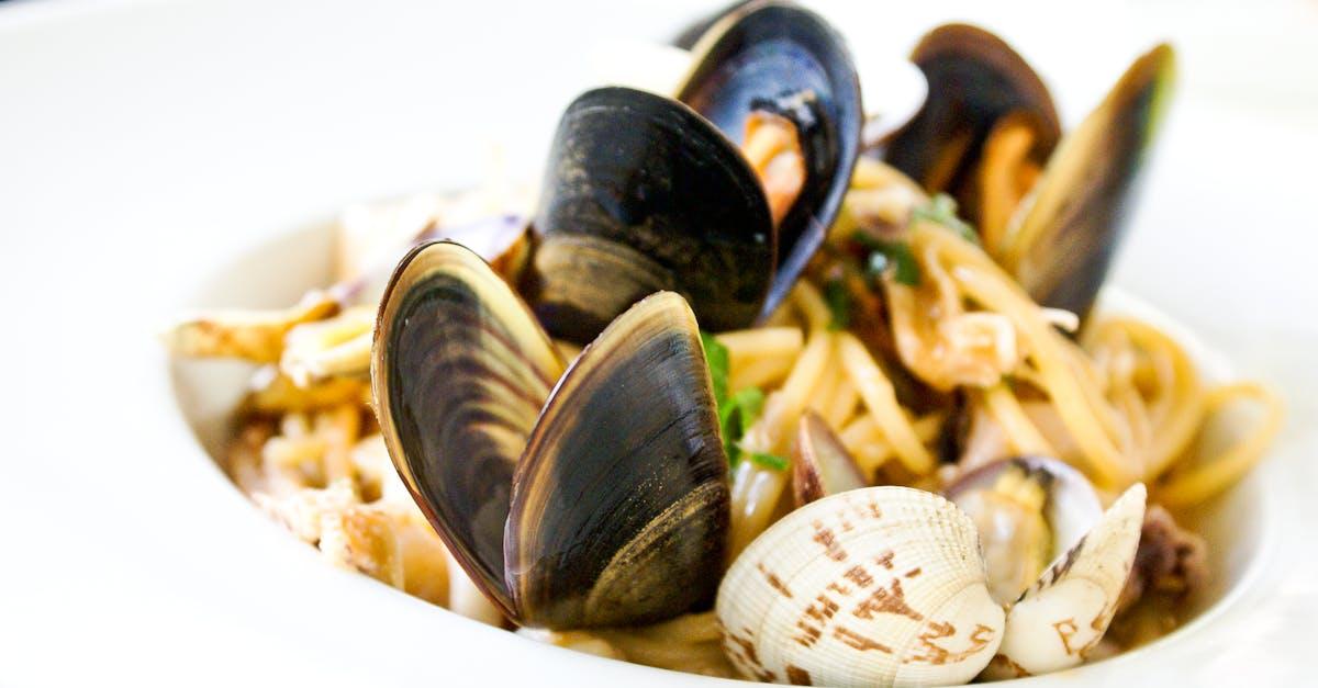 découvrez l'univers délicieux des fruits de mer avec notre sélection variée de recettes, conseils de préparation et astuces pour savourer les saveurs maritimes. que vous soyez amateur de poissons, crustacés ou mollusques, plongez dans une expérience culinaire inoubliable !