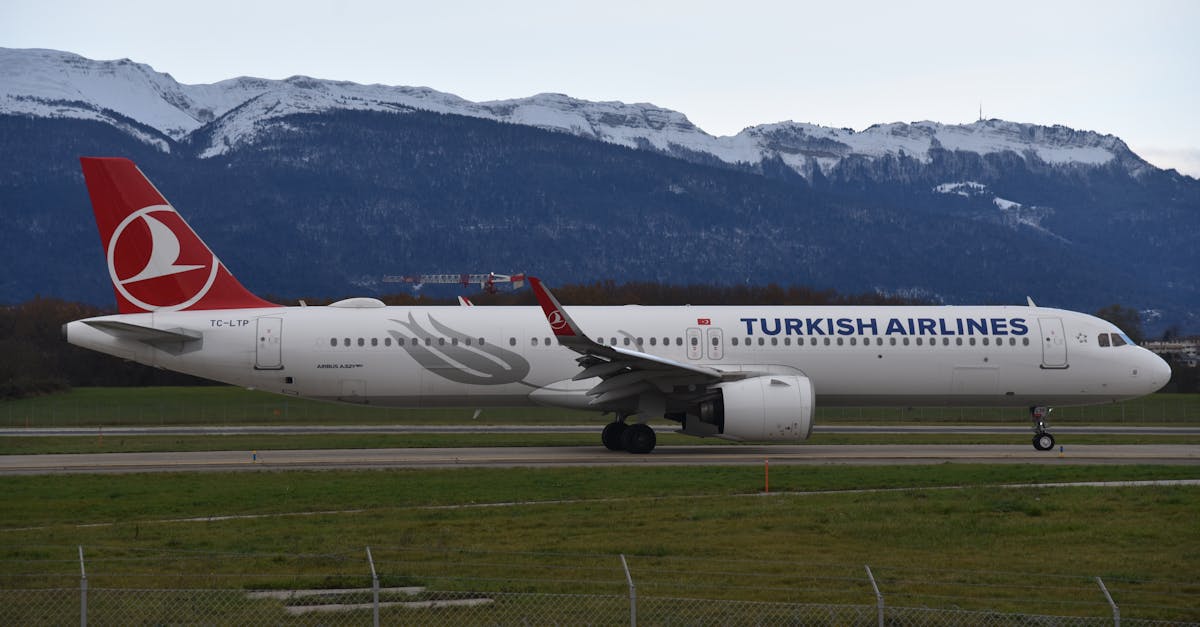 découvrez turkish airlines, la compagnie aérienne qui vous offre des vols vers plus de 300 destinations à travers le monde. profitez d'un service de qualité supérieure, d'une cuisine raffinée et de confort inégalé à bord de nos avions modernes. réservez dès maintenant votre voyage et vivez une expérience de vol inoubliable.