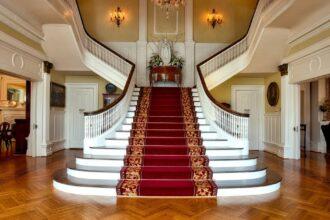 découvrez notre hôtel idéalement situé, offrant confort et commodités modernes pour un séjour inoubliable. profitez de chambres élégantes, d'un service chaleureux et de diverses activités à proximité.