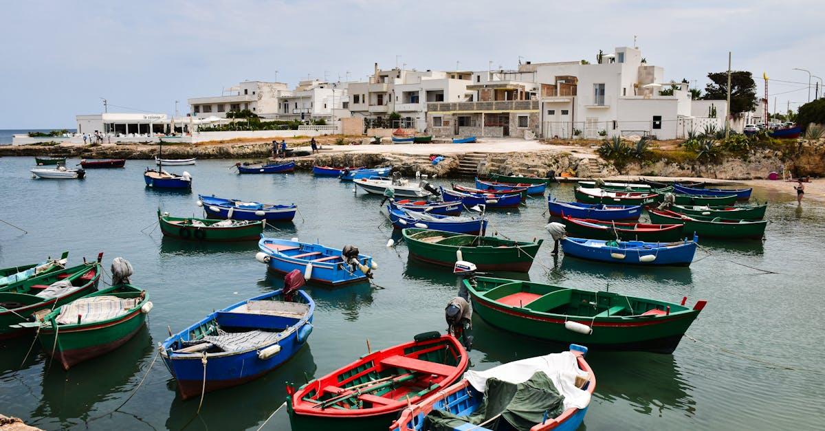 découvrez gallipoli, une ville côtière riche en histoire et en beauté naturelle, célèbre pour ses plages de sable fin, ses paysages pittoresques et son patrimoine culturel. explorez les sites historiques de la première guerre mondiale et savourez la délicieuse cuisine locale.