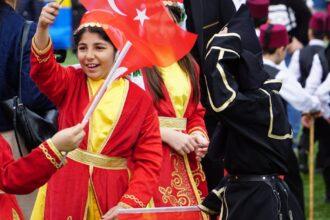 découvrez l'importance de la souveraineté nationale, son impact sur les relations internationales, et comment elle façonne l'identité et la sécurité des états dans un monde globalisé.