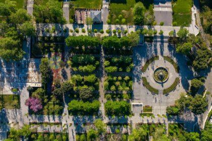 découvrez taksim gezi park, un oasis de verdure au cœur d'istanbul. explorez ses jardins, ses sentiers et son ambiance animée, tout en apprenant l'importance historique et culturelle de ce lieu emblématique.