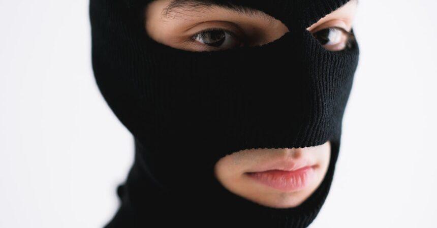découvrez les différents aspects du vol, ses implications légales, les conseils pour se protéger et les mesures à prendre en cas de vol. informez-vous sur les moyens de prévenir ces actes criminels et connaître vos droits.