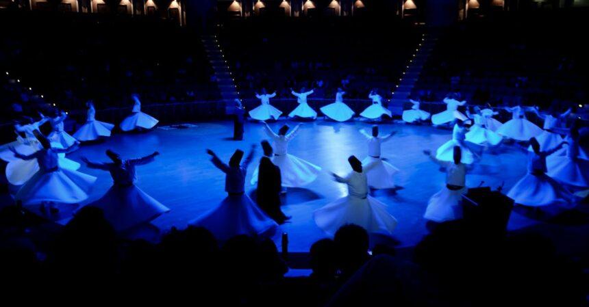 découvrez l'univers envoûtant des derviches tourneurs, une tradition spirituelle fascinante alliant danse et méditation. plongez dans la culture soufie et laissez-vous transporter par la magie des mouvements tourbillonnants.