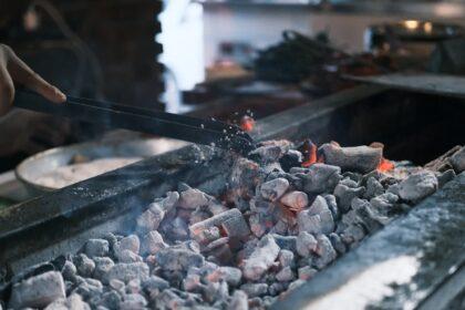 découvrez l'art culinaire d'adana, une cuisine riche en saveurs et en traditions. savourez des plats emblématiques, des ingrédients frais et des recettes authentiques qui font la renommée de cette région turque. plongez dans une expérience gastronomique inoubliable !