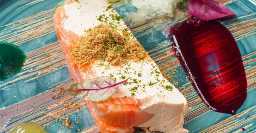 découvrez des repas de poisson abordables à istanbul, où la fraîcheur des ingrédients se marie à des prix raisonnables. savourez une variété de plats typiques tout en explorant les délices culinaires de cette ville fascinante.