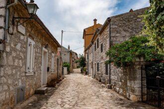 découvrez les maisons anatoliennes, véritables trésors architecturaux de la turquie. plongez dans l'histoire et la culture de cette région à travers des maisons traditionnelles au charme unique, alliant confort moderne et authenticité.