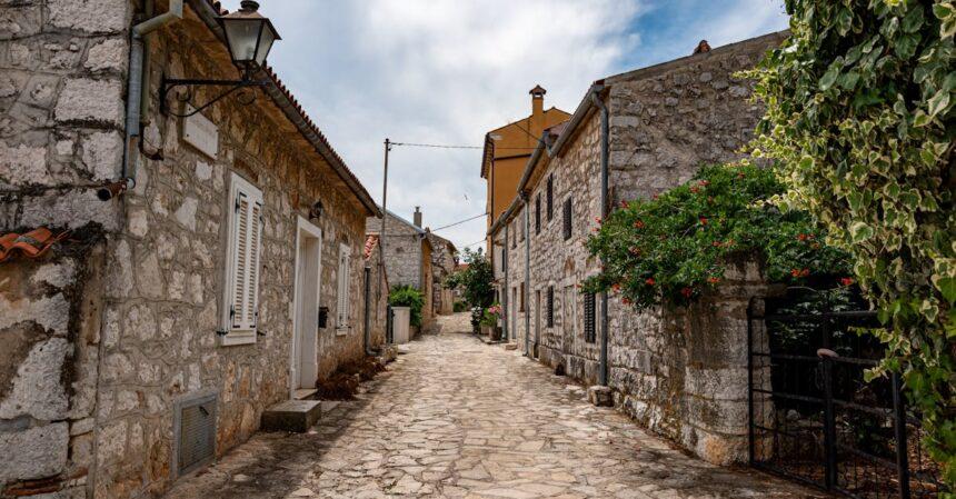 découvrez les maisons anatoliennes, véritables trésors architecturaux de la turquie. plongez dans l'histoire et la culture de cette région à travers des maisons traditionnelles au charme unique, alliant confort moderne et authenticité.