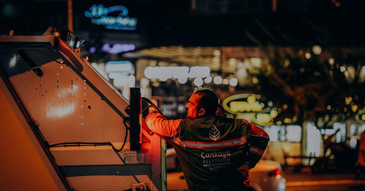 découvrez la ville captivante d'ankara, la capitale de la turquie, riche en histoire, culture et modernité. explorez ses monuments emblématiques, sa gastronomie délicieuse et ses attractions incontournables qui en font une destination unique à visiter.