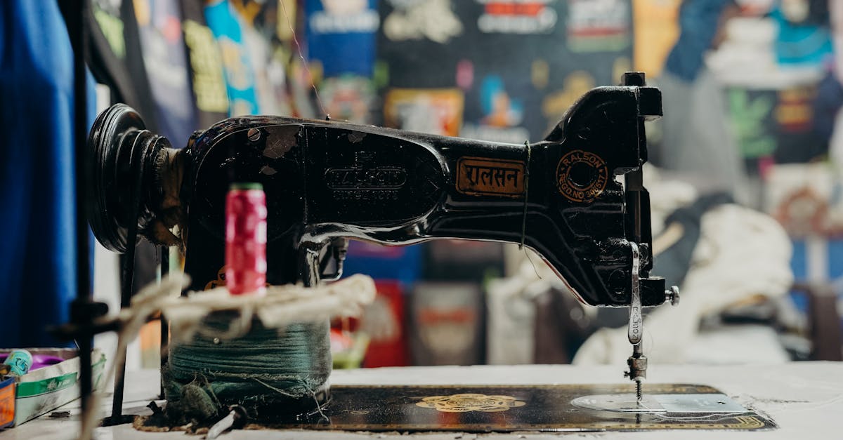 découvrez l'arasta bazaar, un marché pittoresque d'istanbul où se mêlent artisanat traditionnel, épices colorées et souvenirs uniques. flânez parmi les étals et imprégnez-vous de l'atmosphère authentique de la culture turque.