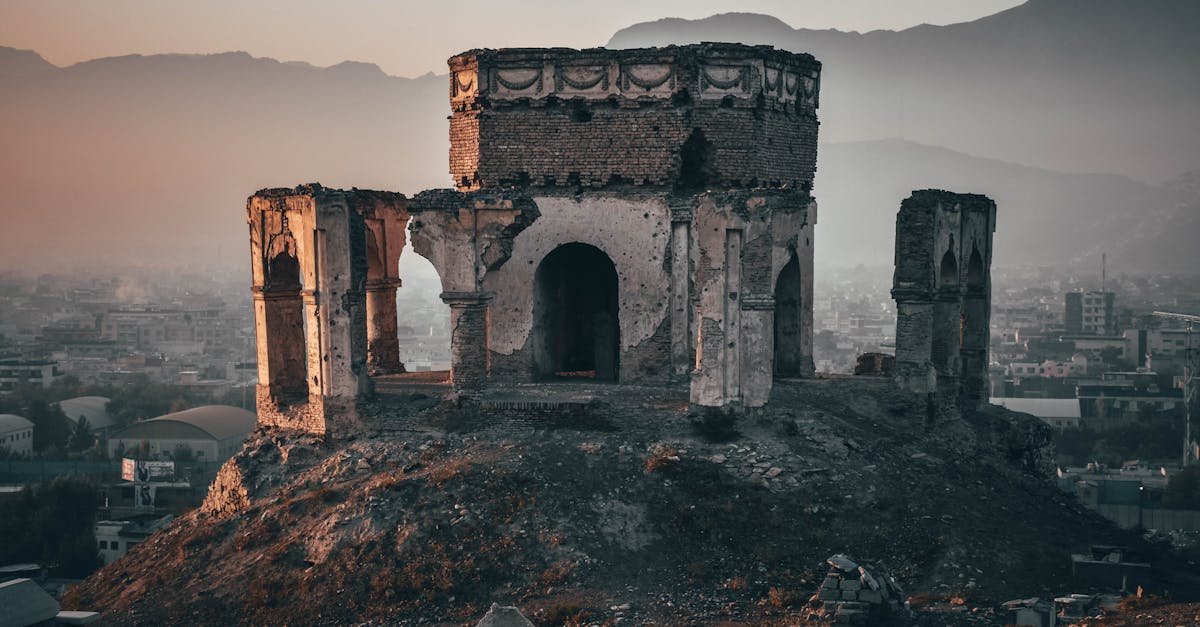découvrez l'archéologie, la science qui explore notre passé à travers les vestiges matériels. plongez dans les fouilles fascinantes, les civilisations anciennes et les découvertes qui éclairent notre compréhension de l'humanité.